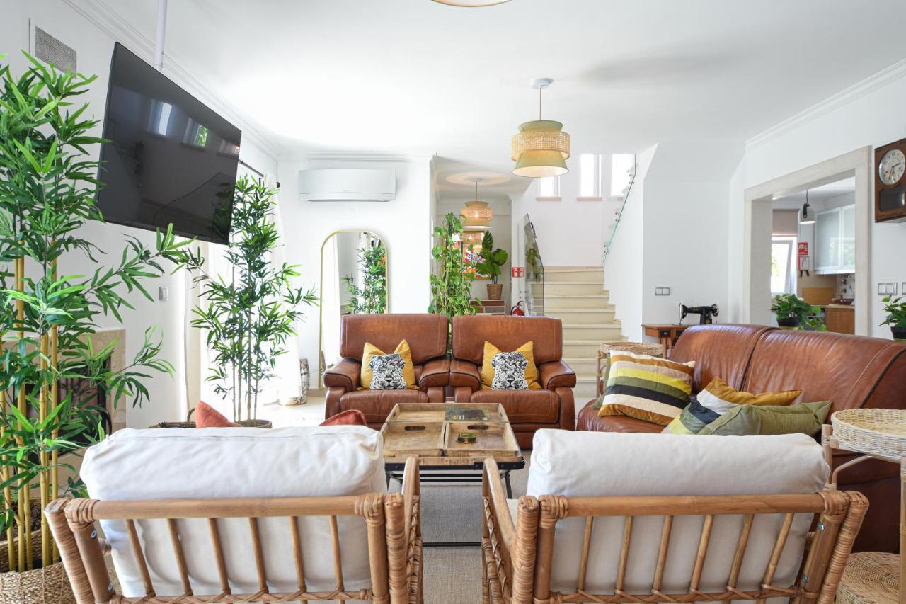 Aroeira Villa With Heated Pool By Golf Course, Beach And Lisbon 外观 照片