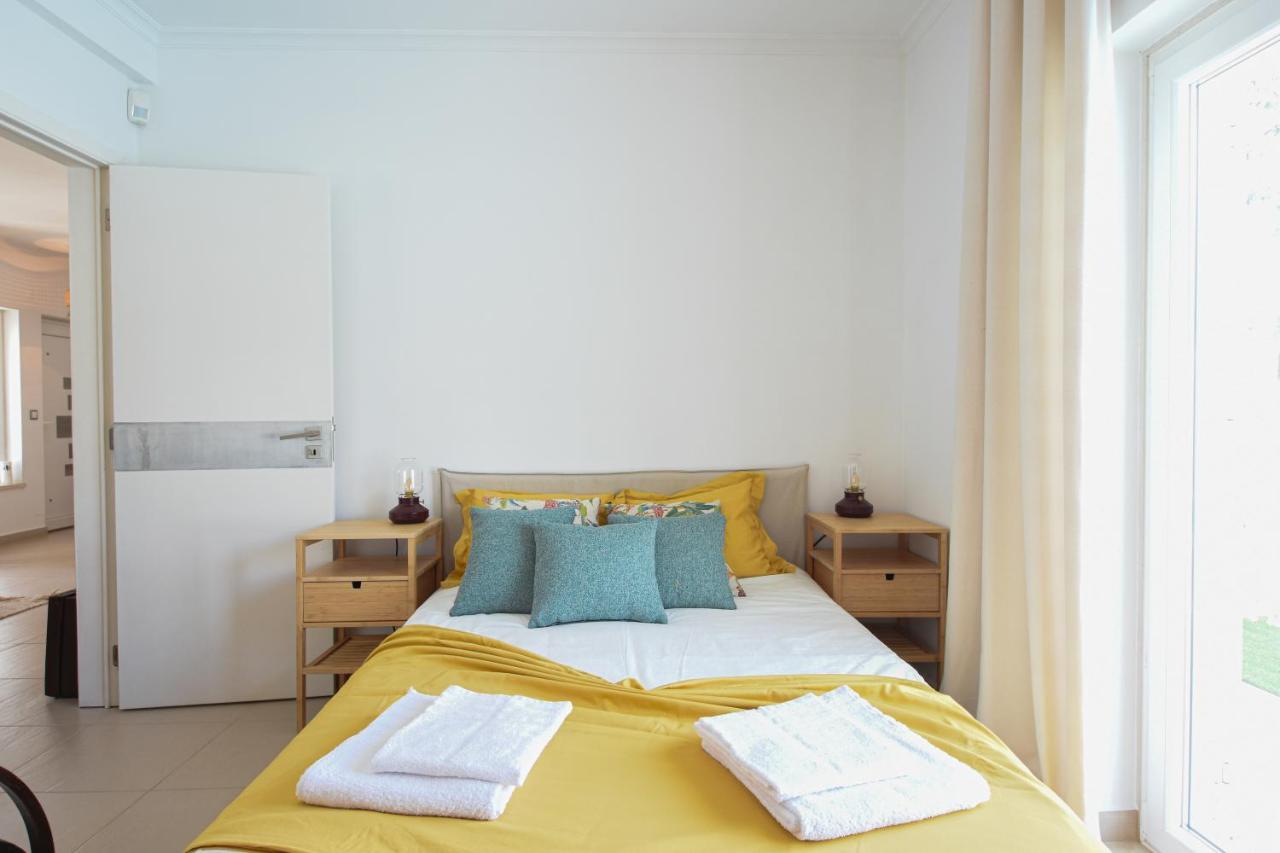 Aroeira Villa With Heated Pool By Golf Course, Beach And Lisbon 外观 照片